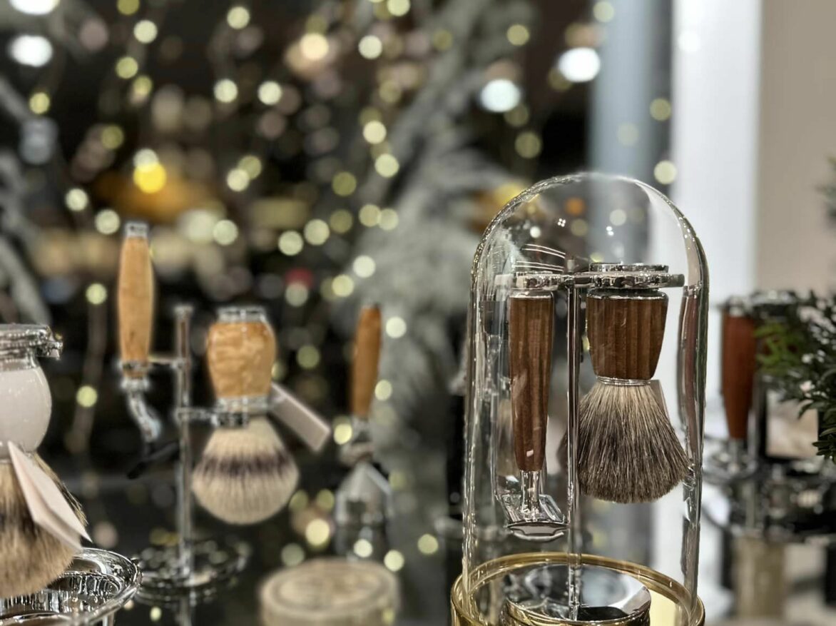 Outdoor Christmas Showcase Salon Rodolphe