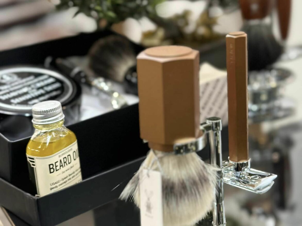 Outdoor Christmas Showcase Salon Rodolphe